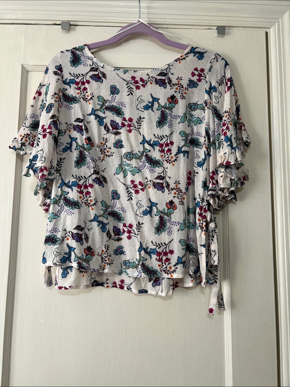 One Clothing Floral Ruffle Sleeve Women’s Top - White with Teal & Pink Print